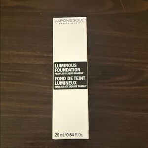 Japonesque Luminous Foundation Shade: 09